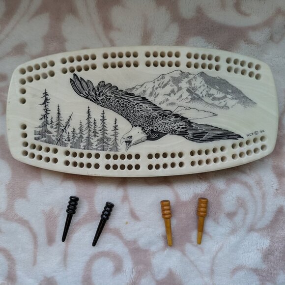 Vtg Marblecraft Pearlite Cribbage Board Laser Engraved Eagle Flying With Pegs